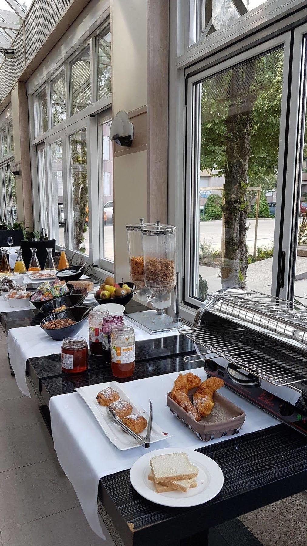Hostellerie De La Vendee Lancy Eksteriør billede