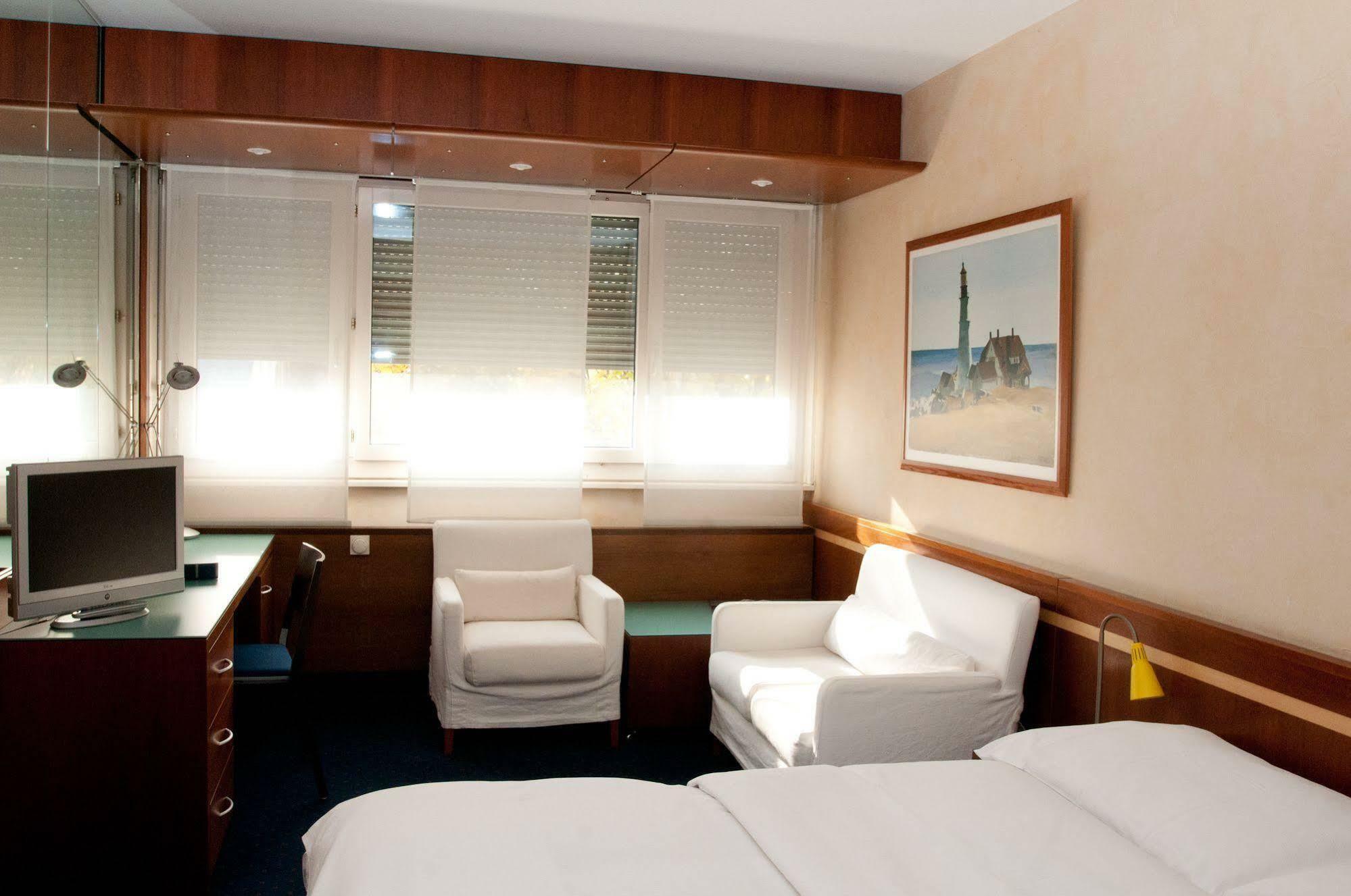 Hostellerie De La Vendee Lancy Eksteriør billede